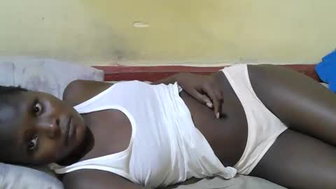 Snapshot of blackslim_girl2 chatting on 10/31/25, 11:22 blackslim_girl2 online show from 10/31/25, 11:22