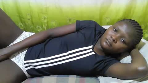 Snapshot of blackslim_girl2 chatting on 11/05/25, 08:14 blackslim_girl2 online show from 11/05/25, 08:14