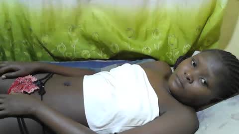 Snapshot of blackslim_girl2 chatting on 11/15/25, 07:05 blackslim_girl2 online show from 11/15/25, 07:05