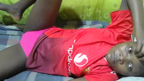 Snapshot of blackslim_girl2 chatting on 11/16/25, 07:14 blackslim_girl2 online show from 11/16/25, 07:14