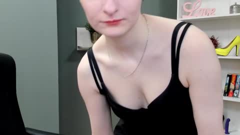 Snapshot of blair_erotic chatting on 10/02/25, 06:42 Blair online show from 10/02/25, 06:42