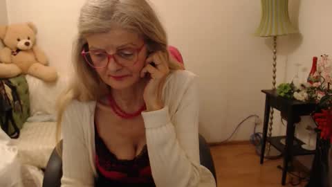 Snapshot of blairfort chatting on 01/14/25, 02:43 blairfort online show from 01/14/25, 02:43