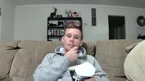 Snapshot of blakeandskylar chatting on 12/21/24, 03:47 BlakeAndSkylar online show from 12/21/24, 03:47