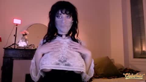 Snapshot of bleu_belladone chatting on 02/08/25, 07:27 Cassandre online show from 02/08/25, 07:27