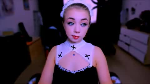 Nicole online show from 11/01/25, 09:11