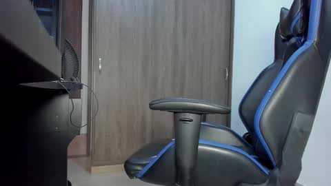 Snapshot of blkdick_men chatting on 02/27/25, 06:53 ALEX online show from 02/27/25, 06:53
