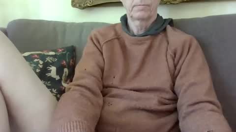 Snapshot of blomkuk chatting on 02/18/25, 11:00 blomkuk online show from 02/18/25, 11:00