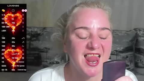 Snapshot of blond_ledi chatting on 02/08/25, 08:09 blond_ledi online show from 02/08/25, 08:09