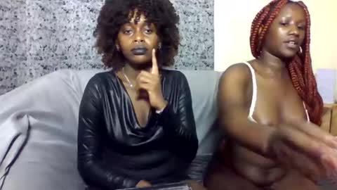 Snapshot of blonde_barby chatting on 11/01/25, 02:30 blonde_barby online show from 11/01/25, 02:30