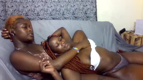 Snapshot of blonde_barby chatting on 11/03/25, 04:36 blonde_barby online show from 11/03/25, 04:36