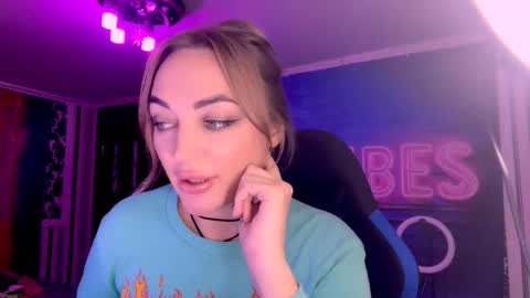 Snapshot of blonde_temptation chatting on 10/10/25, 06:29 Meryem online show from 10/10/25, 06:29