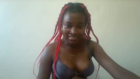Snapshot of blondebarbiey chatting on 02/25/25, 04:24 blonde online show from 02/25/25, 04:24