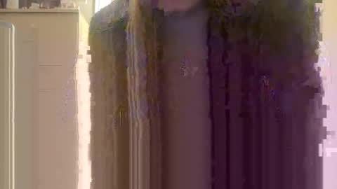 Snapshot of blondegirl964 chatting on 10/13/25, 02:22 blondegirl964 online show from 10/13/25, 02:22