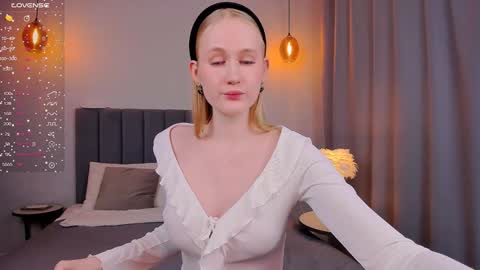 Snapshot of blondiemermaid chatting on 02/05/25, 04:25 Mia online show from 02/05/25, 04:25