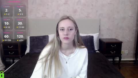 Snapshot of blondy_riss chatting on 03/08/25, 09:08 blondy_riss online show from 03/08/25, 09:08