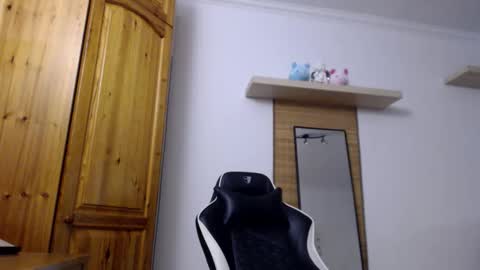 blondyelena online show from 10/20/25, 06:03