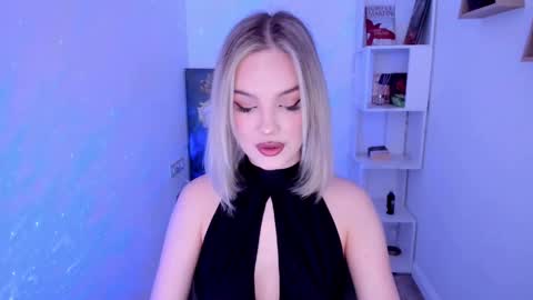 Snapshot of bloomingheart chatting on 03/03/25, 07:49 Sophia online show from 03/03/25, 07:49