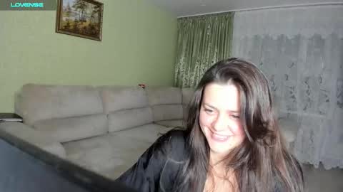 Snapshot of bloomwithmary chatting on 10/11/25, 07:12 bloomwithmary online show from 10/11/25, 07:12