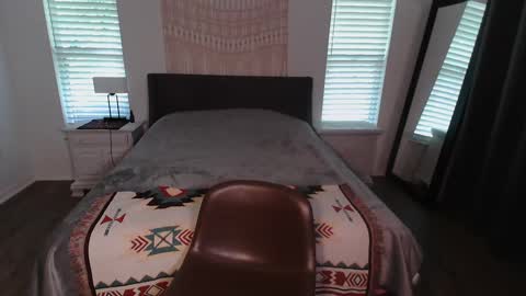 Sarah Zee online show from 09/24/25, 05:38