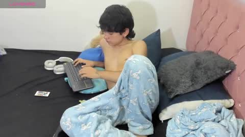 Snapshot of blue_baby20 chatting on 03/06/25, 05:35 Blue online show from 03/06/25, 05:35