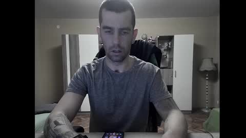 Snapshot of blue_eyed_wolf chatting on 01/01/25, 07:43 Runaway online show from 01/01/25, 07:43