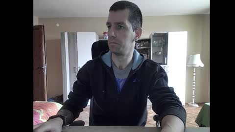 Snapshot of blue_eyed_wolf chatting on 01/15/25, 08:09 Runaway online show from 01/15/25, 08:09