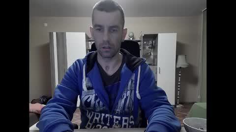Snapshot of blue_eyed_wolf chatting on 02/15/25, 07:39 Runaway online show from 02/15/25, 07:39