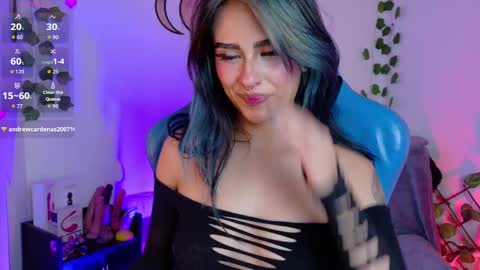 Snapshot of blue_kittenn chatting on 09/26/25, 04:27 blue_kittenn online show from 09/26/25, 04:27