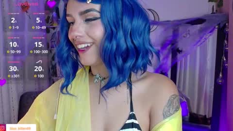 Snapshot of blue_kittenn chatting on 10/19/25, 04:24 blue_kittenn online show from 10/19/25, 04:24