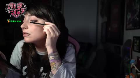 Snapshot of blueasfuck chatting on 11/05/25, 01:16 Blue online show from 11/05/25, 01:16