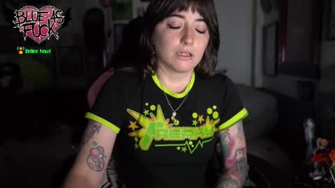 Snapshot of blueasfuck chatting on 11/12/25, 01:39 Blue online show from 11/12/25, 01:39