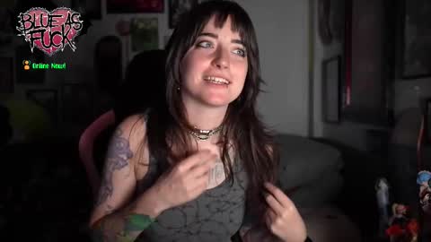 Snapshot of blueasfuck chatting on 11/14/25, 01:15 Blue online show from 11/14/25, 01:15