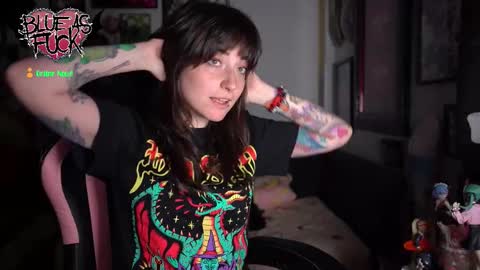 Snapshot of blueasfuck chatting on 11/21/25, 01:59 Blue online show from 11/21/25, 01:59