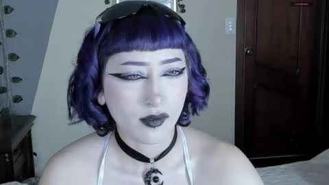 sophie  online show from 11/18/25, 02:54