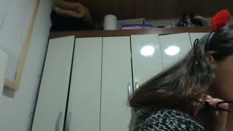 Snapshot of bluee_rose chatting on 02/01/25, 12:40 rose online show from 02/01/25, 12:40