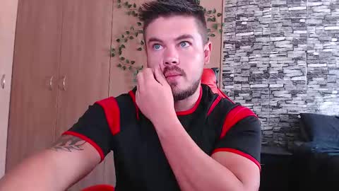 blueeyeboy0 online show from 10/17/25, 09:34