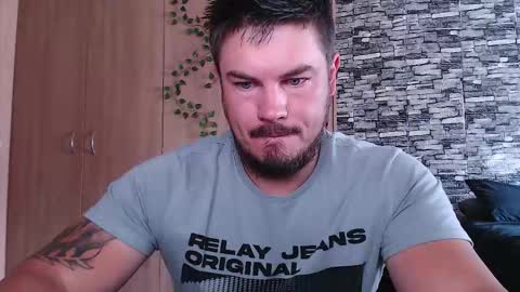 blueeyeboy0 online show from 11/03/25, 07:31