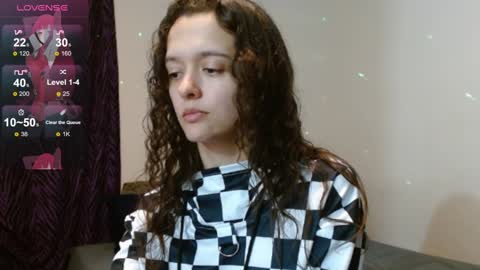 bluevixen7 online show from 01/06/25, 11:29