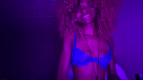 bluhaze951342 online show from 11/20/25, 04:01