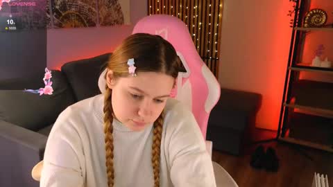 Snapshot of blush_ellie chatting on 03/03/25, 03:42 Ellie3 online show from 03/03/25, 03:42