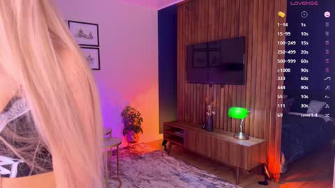 Mikki chan online show from 10/18/25, 02:51