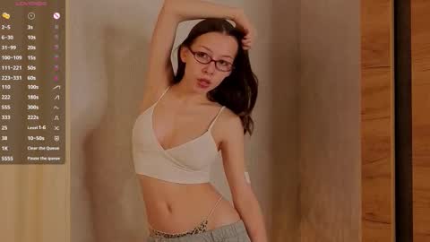 Dolores online show from 10/15/25, 06:13