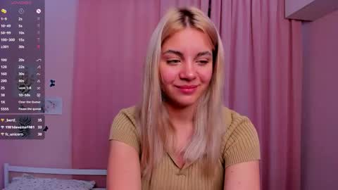 Snapshot of blushkitty chatting on 09/11/25, 03:23 Chloe online show from 09/11/25, 03:23