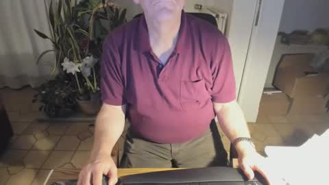 Snapshot of bob2658 chatting on 01/17/25, 04:47 SlaveRobert online show from 01/17/25, 04:47