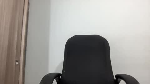 Snapshot of bob_pettersonn chatting on 02/25/25, 01:09 Bob INDEPENDENT MODEL online show from 02/25/25, 01:09