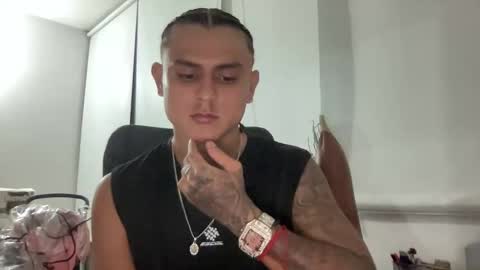 Bob  INDEPENDENT MODEL online show from 10/19/25, 12:55