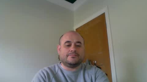 Snapshot of bobabator chatting on 02/14/25, 11:21 bobabator online show from 02/14/25, 11:21