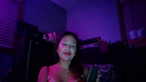 Snapshot of bodicas chatting on 10/06/25, 03:26 milf online show from 10/06/25, 03:26