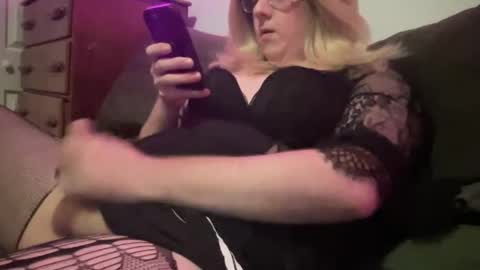 Snapshot of boitoyfag chatting on 11/23/25, 12:32 boitoyfag online show from 11/23/25, 12:32