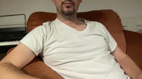 Snapshot of boludopeludo chatting on 10/27/25, 02:37 edilsonrd online show from 10/27/25, 02:37